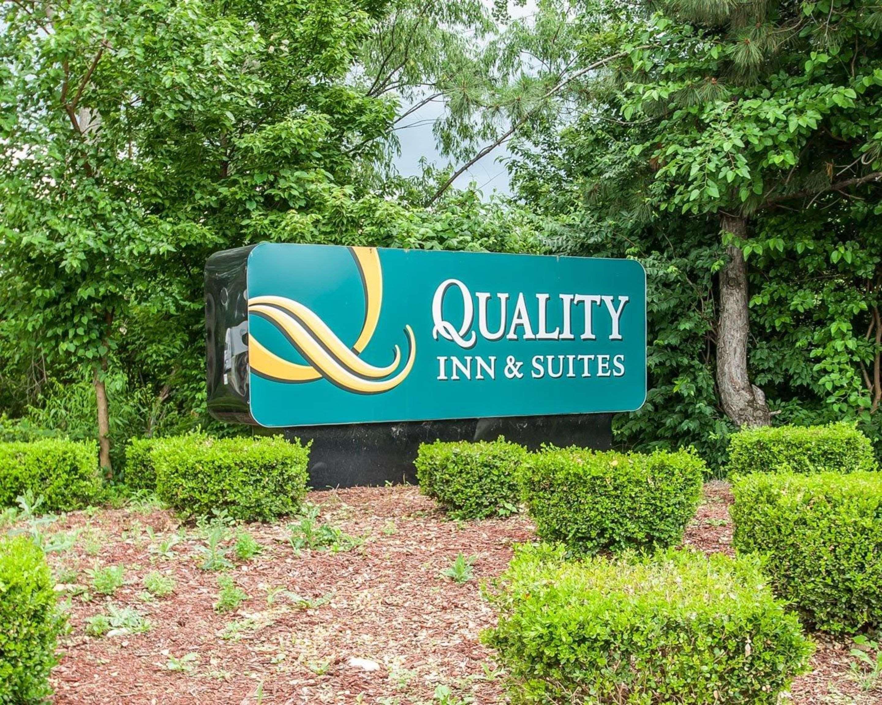 Quality Inn & Suites Kansas City I-435N Near Sports Complex Kültér fotó