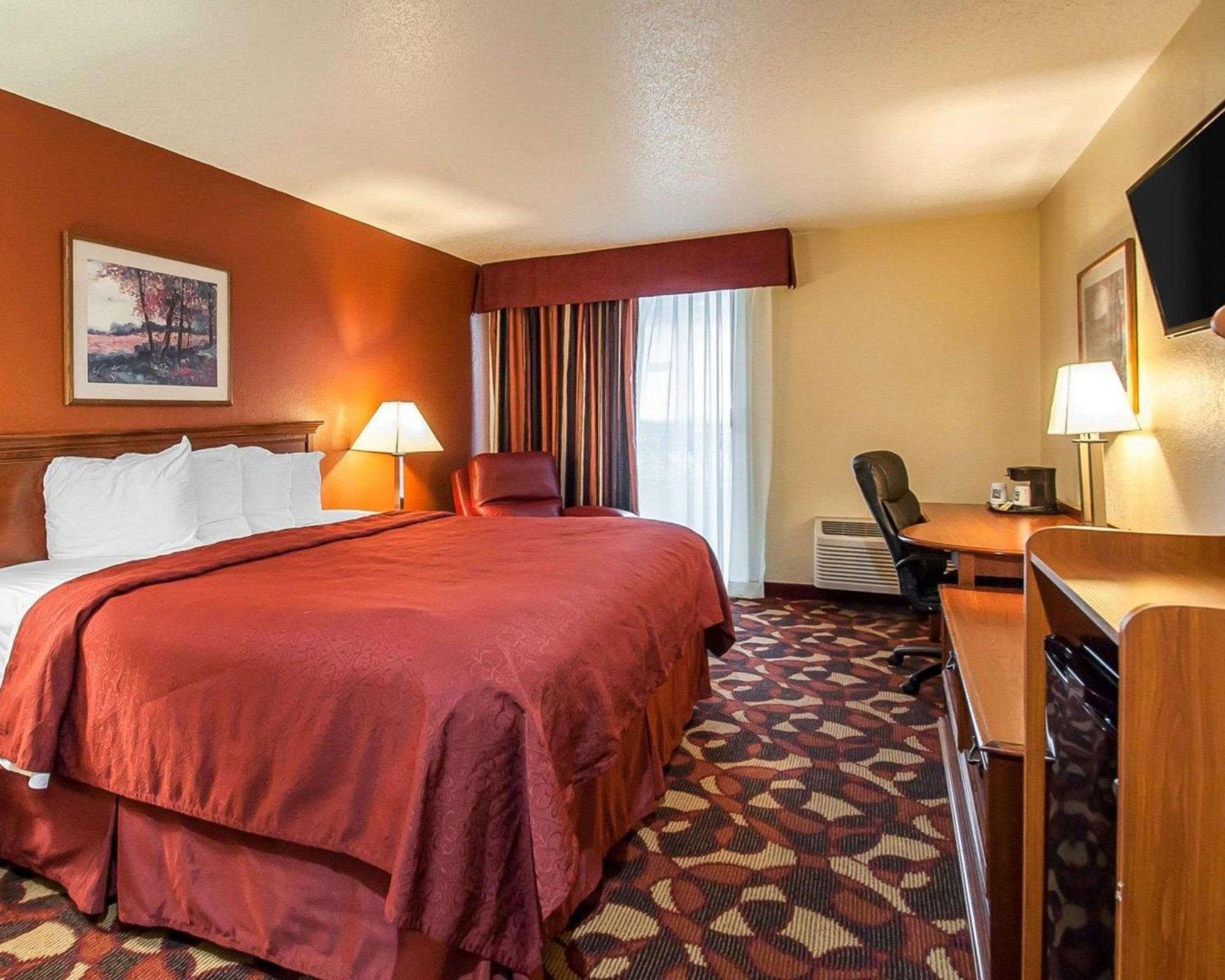 Quality Inn & Suites Kansas City I-435N Near Sports Complex Kültér fotó