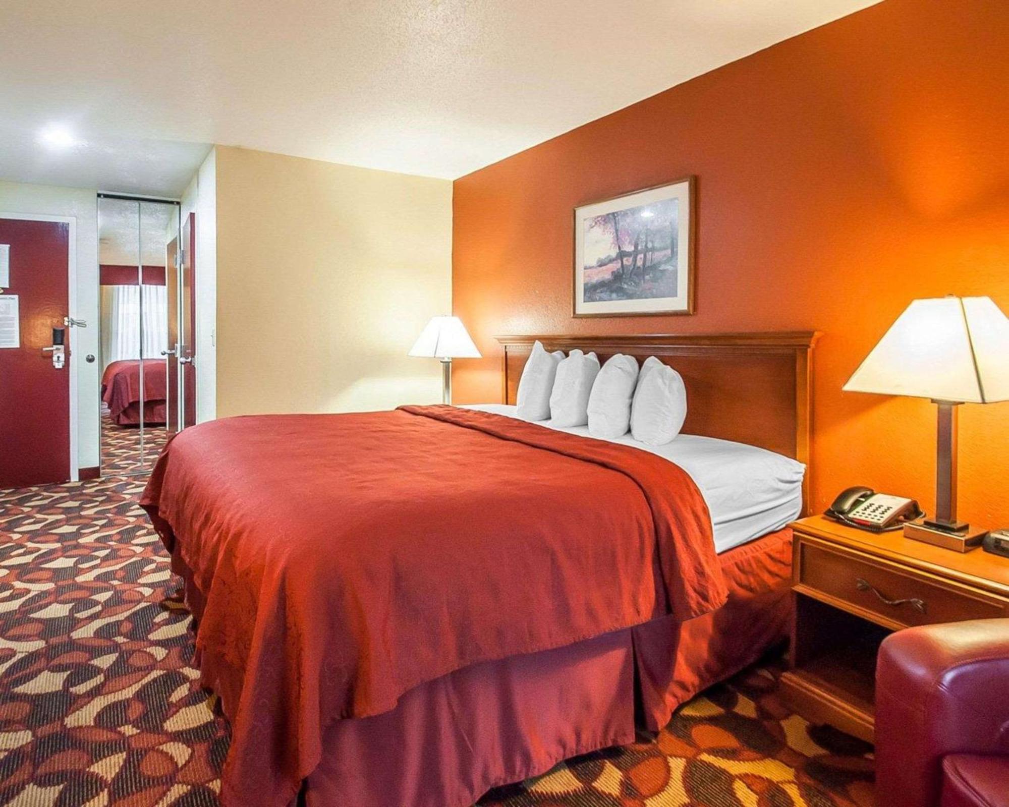 Quality Inn & Suites Kansas City I-435N Near Sports Complex Kültér fotó